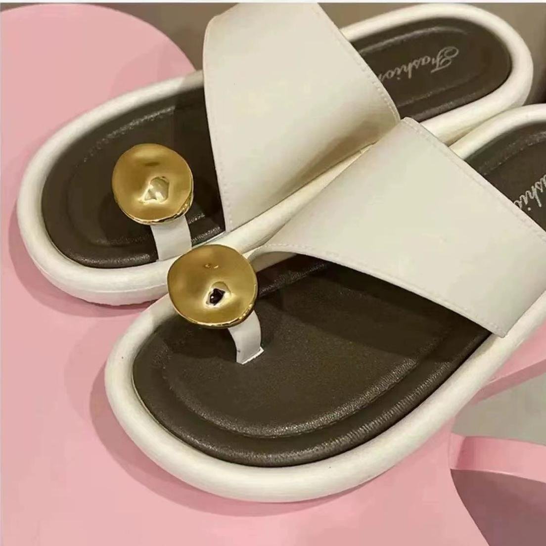 New Design Flip Flops Summer Women New Fashion Sandals Non-slip Women's Shoes Beach Slides Slippers Flat Slippers