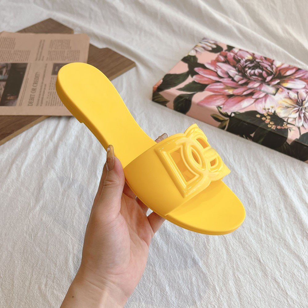 24 Europe and the United States new summer leisure wear a word flip-flops waterproof jelly sandals beach non-slip flat slippers