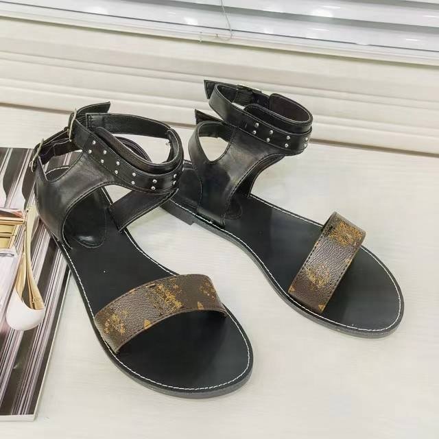 Designer Slipper Luxury Men Women Sandals Brand Slides Fashion Slippers Lady Slide Thick Bottom Design Casual Shoes Sneakers