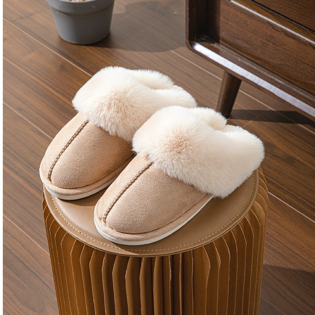 Wholesale Ladies Unisex Thick Bottom House Solid Colors Warm Cozy Soft Flat Shoes Slippers
