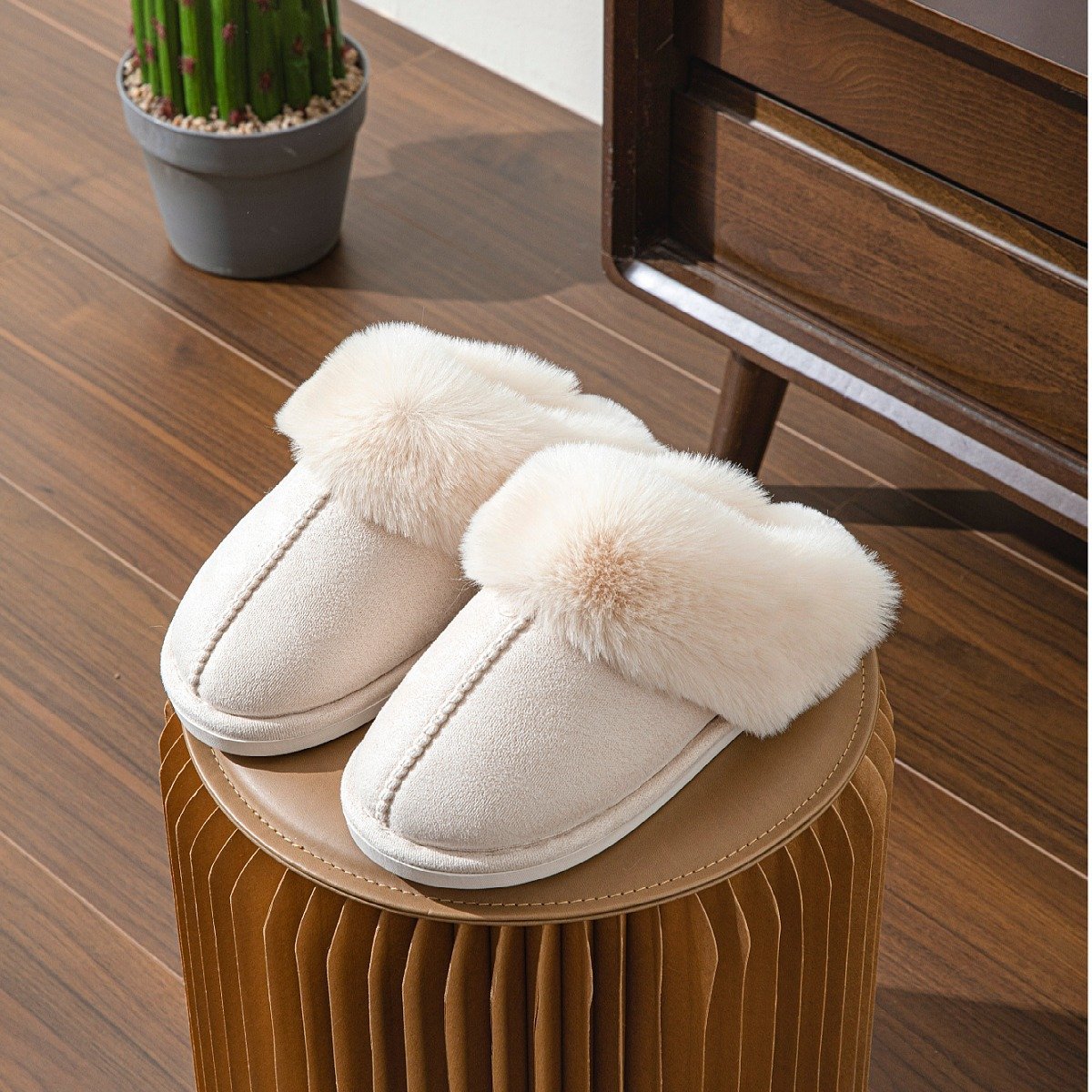 Wholesale Ladies Unisex Thick Bottom House Solid Colors Warm Cozy Soft Flat Shoes Slippers