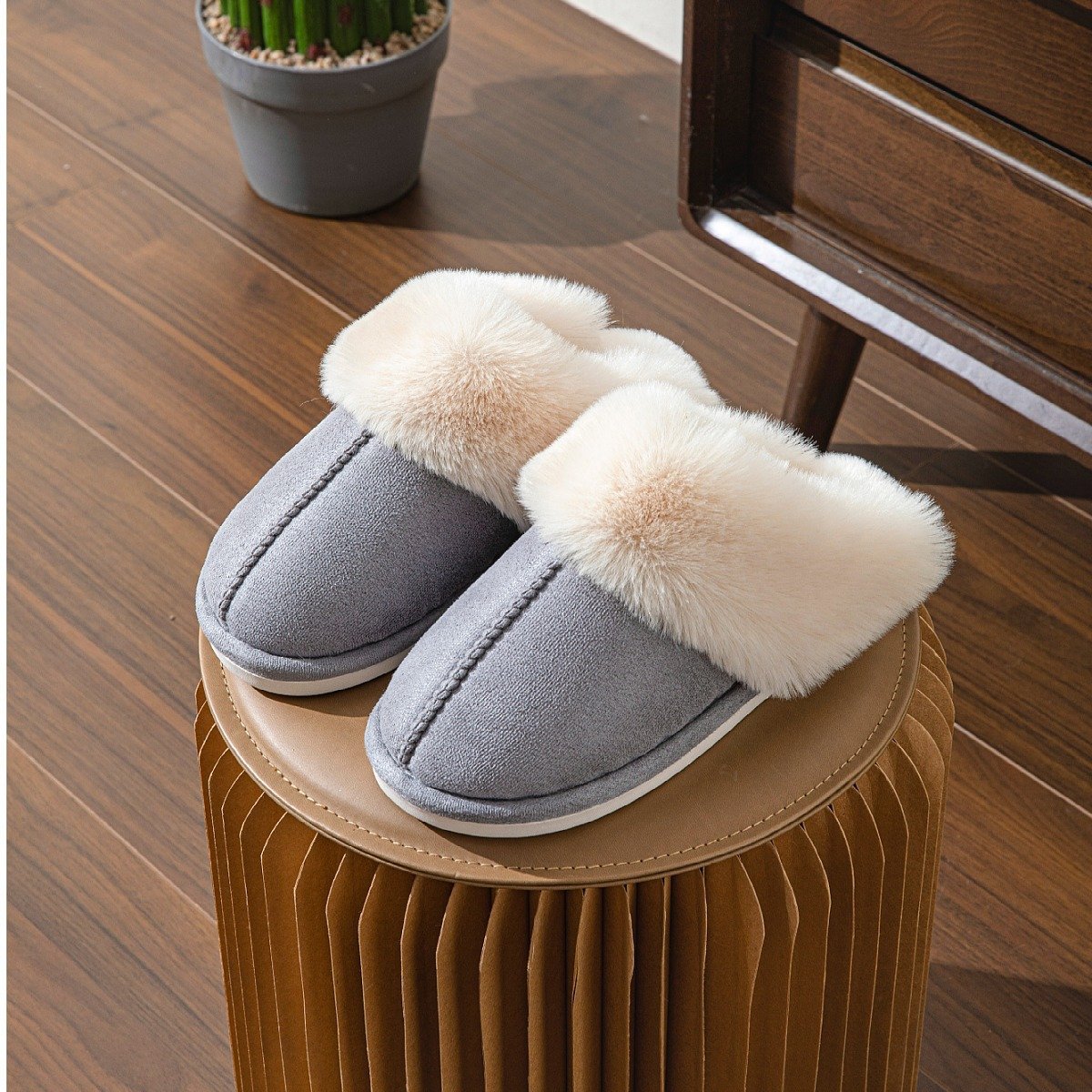 Wholesale Ladies Unisex Thick Bottom House Solid Colors Warm Cozy Soft Flat Shoes Slippers