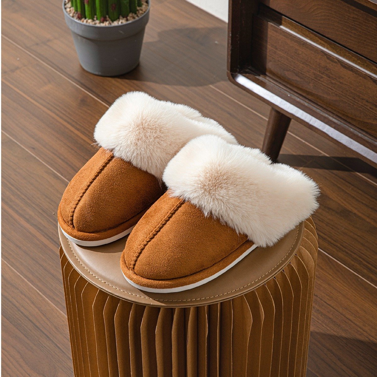 Wholesale Ladies Unisex Thick Bottom House Solid Colors Warm Cozy Soft Flat Shoes Slippers