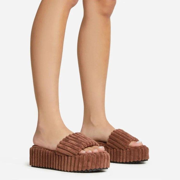 Best Price Flat Indoor Fluffy Ladies Winter Bedroom Towel Slides Slippers ladies designer chunky slippers