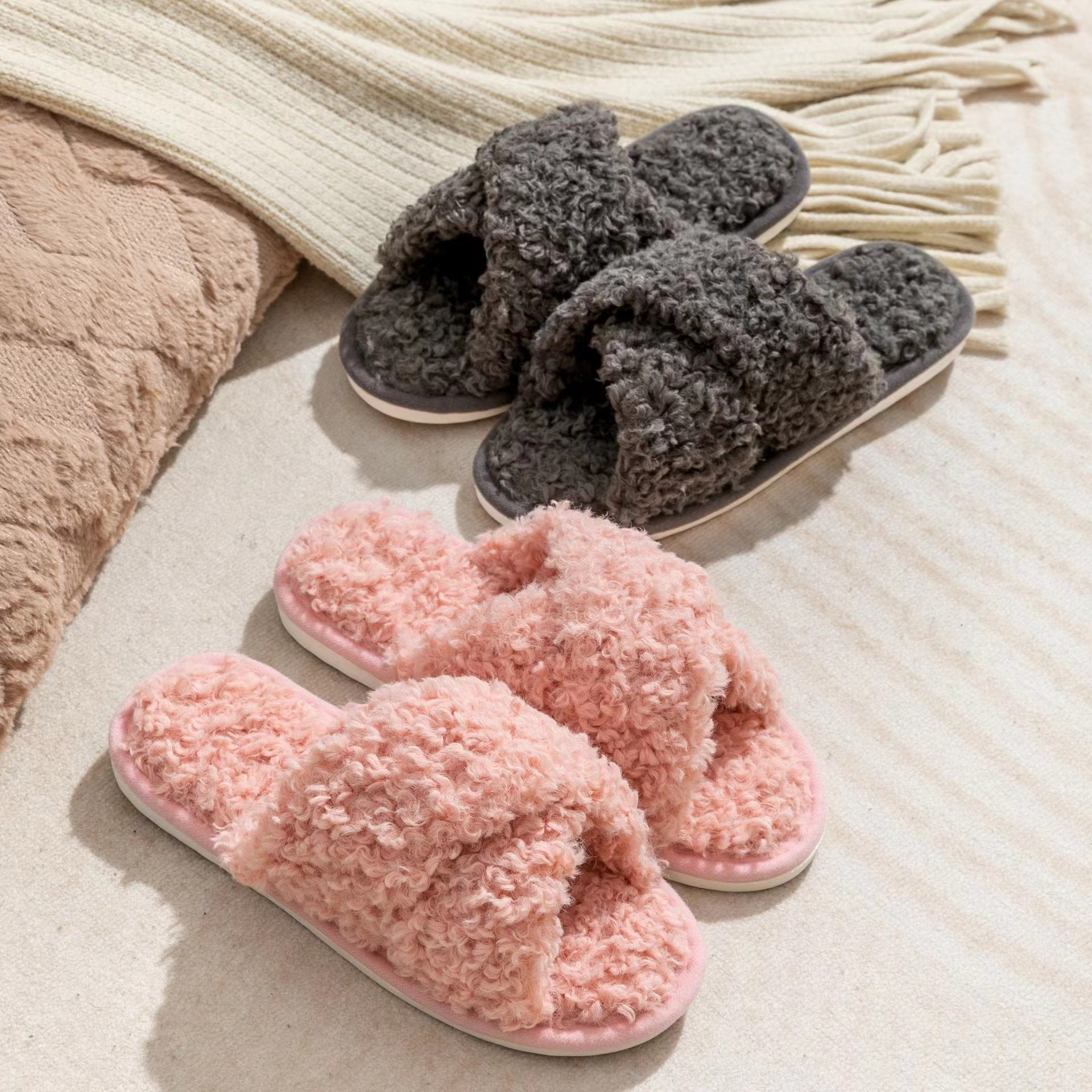 Hot Sale Soft and Cozy Fur Women's Home Slippers Cross Non-slip Slides Slippers Indoor Outdoor open toe Cross band Teddy