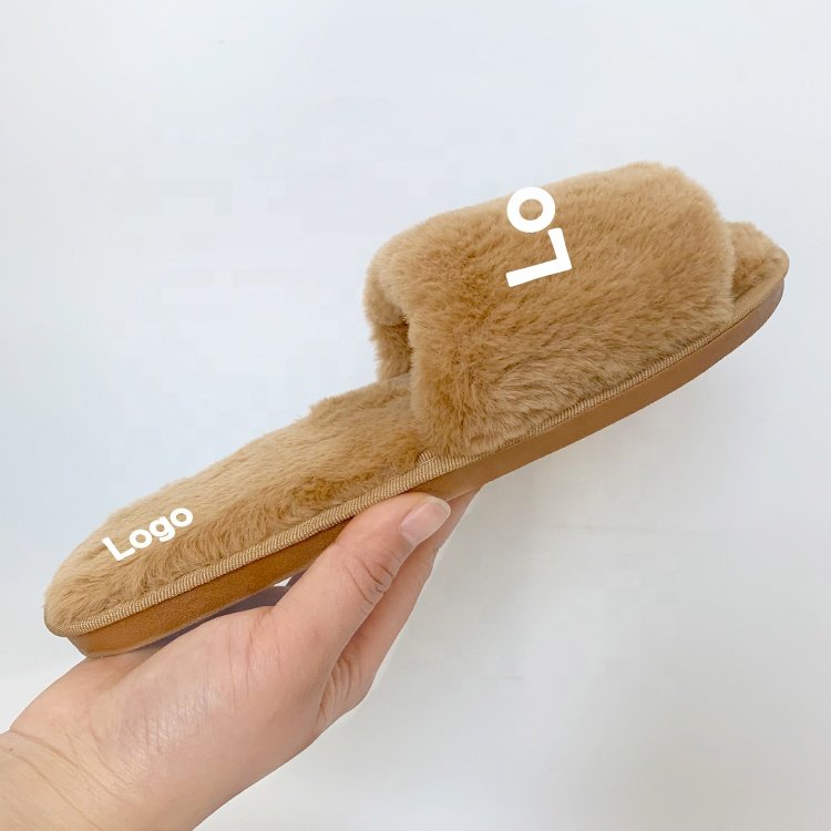 2024 High Quality Wholesale Women Winter Soft One Strap Design Custom Logo Indoor Soft Shoes Warm Fur Slides Slippers