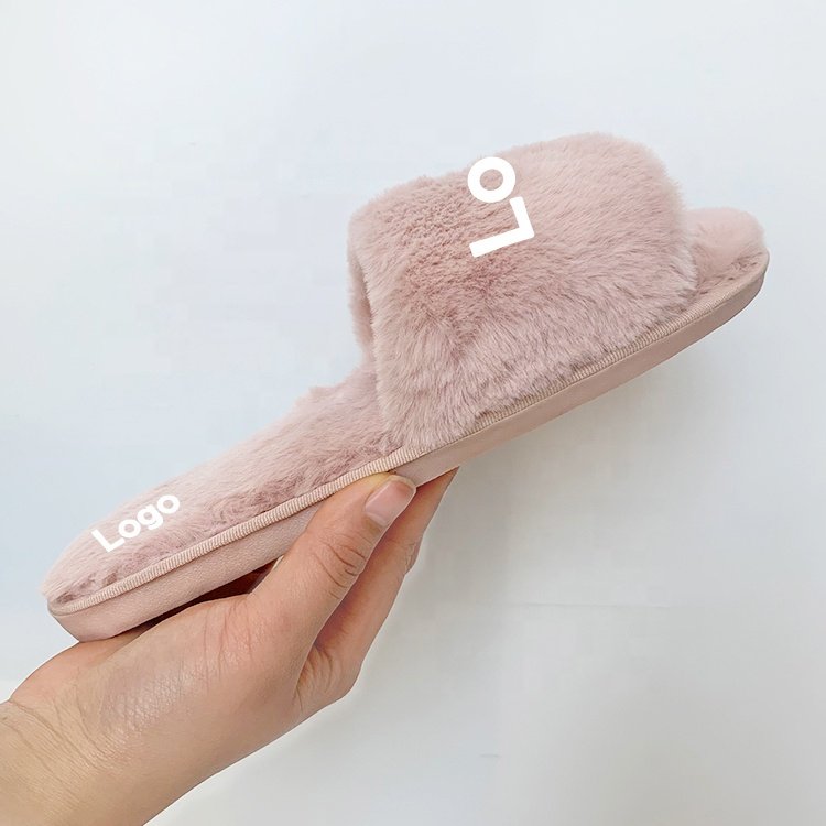 2024 High Quality Wholesale Women Winter Soft One Strap Design Custom Logo Indoor Soft Shoes Warm Fur Slides Slippers