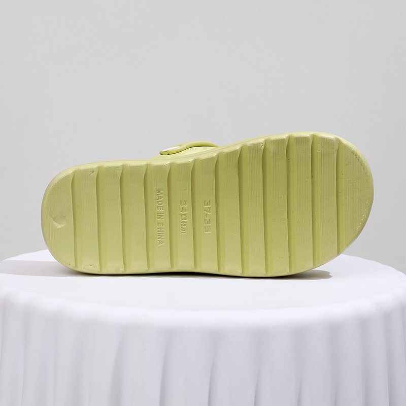 Factory Custom Mule Clogs Slides Slippers Sandals Logo Eva Clogs Slippers Garden Shoes