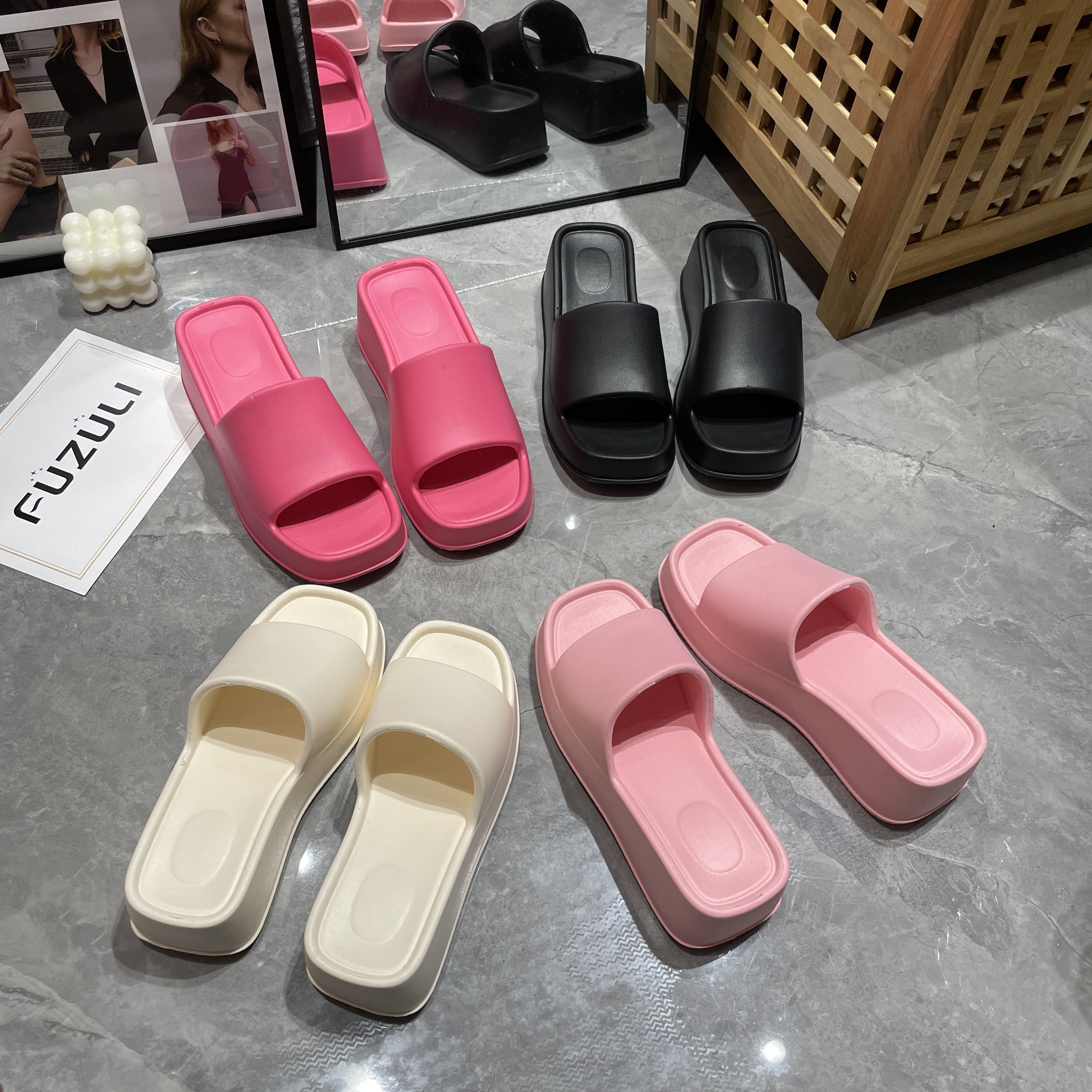 Fashion women thick slides slippers slides slippers anti-slippery lady beach jelly slides slippers black