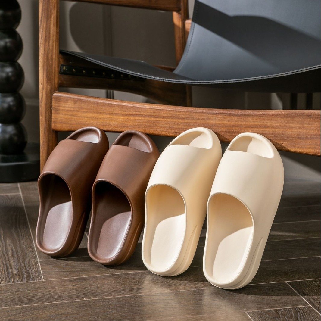 Wholesale Fashion Trend Summer Unisex House Slides Slippers Non-slip Breathable Quick Drying Slippers for Indoor and Outdoor Use