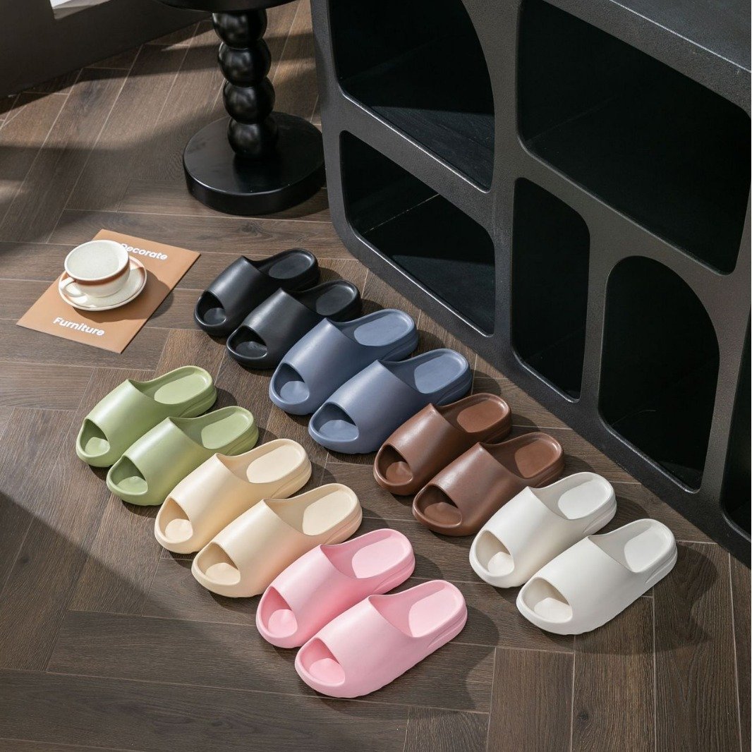 Wholesale Fashion Trend Summer Unisex House Slides Slippers Non-slip Breathable Quick Drying Slippers for Indoor and Outdoor Use