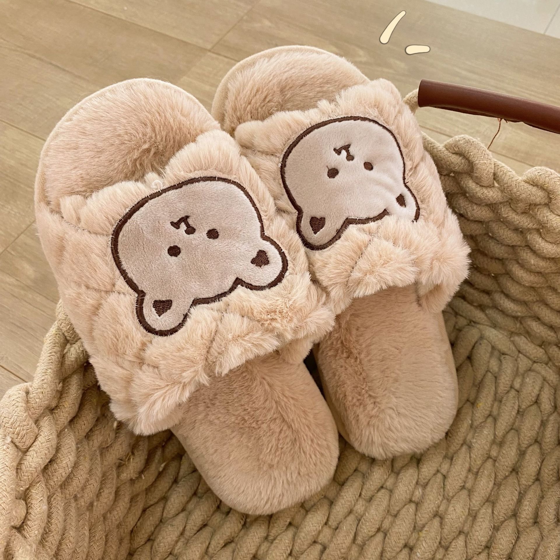 Fluffy EVA Kid Flip-Flops Home Slides Slippers For Women Men Fashion Fur Ladies Hotel Slippers Unisex