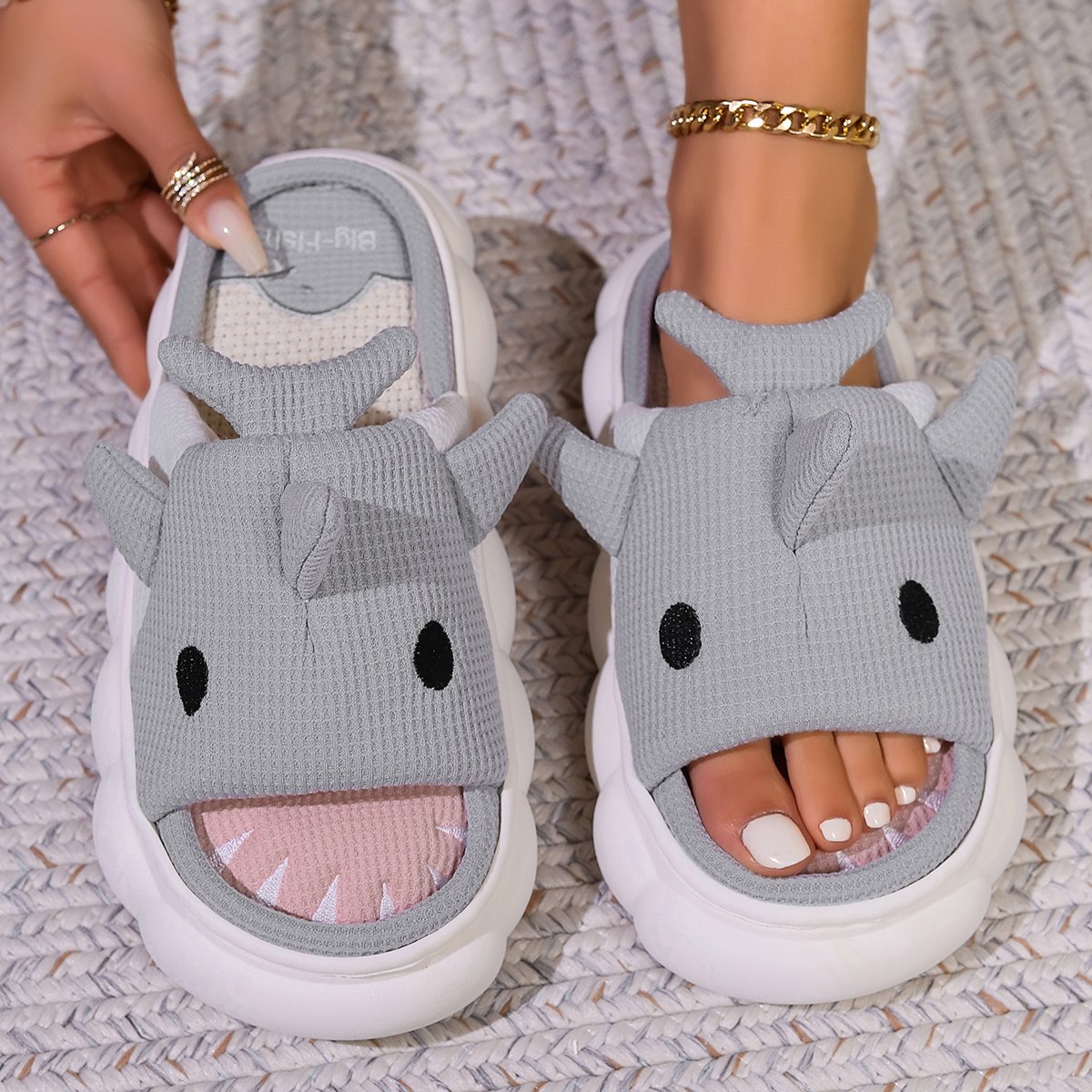 Custom Shark Pink Pig sprints Open Toed Thick Sole Soft Slides Slippers Animal Prints Cotton Fabric and Linen Soft Slippers