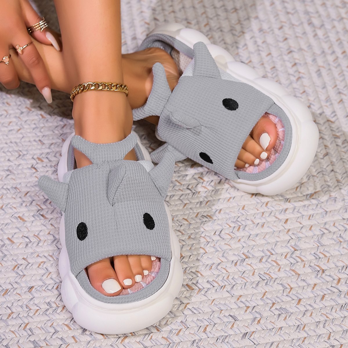 Custom Shark Pink Pig sprints Open Toed Thick Sole Soft Slides Slippers Animal Prints Cotton Fabric and Linen Soft Slippers