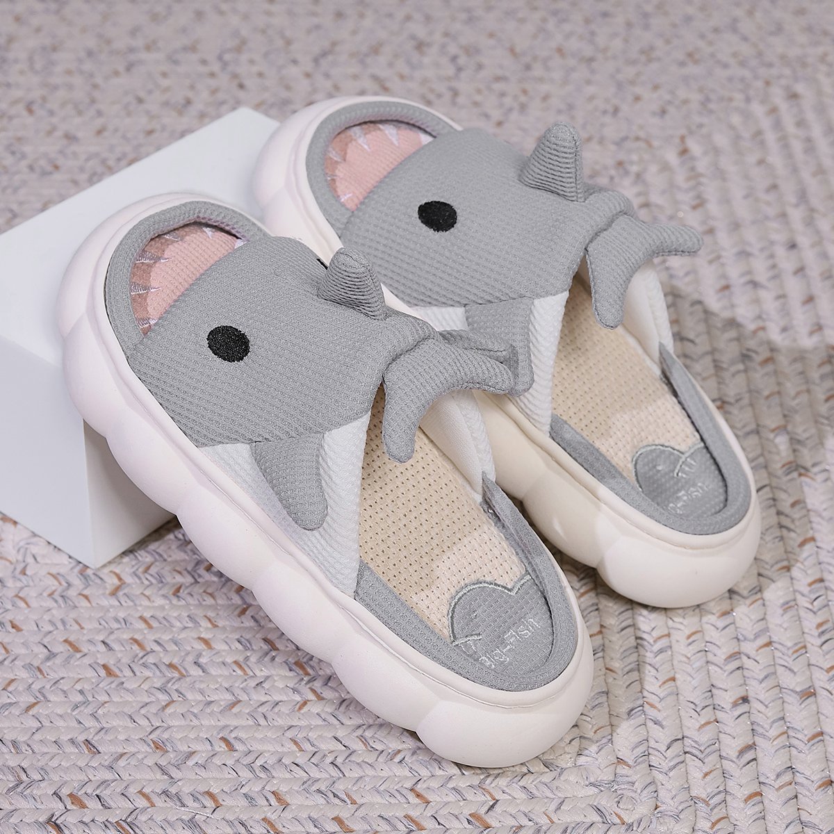 Custom Shark Pink Pig sprints Open Toed Thick Sole Soft Slides Slippers Animal Prints Cotton Fabric and Linen Soft Slippers
