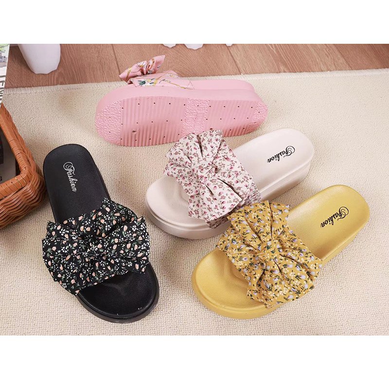 Fashion summer slides slippers flat sandals butterfly ladies slippers stylish new fashion thick pvc slippers ladies