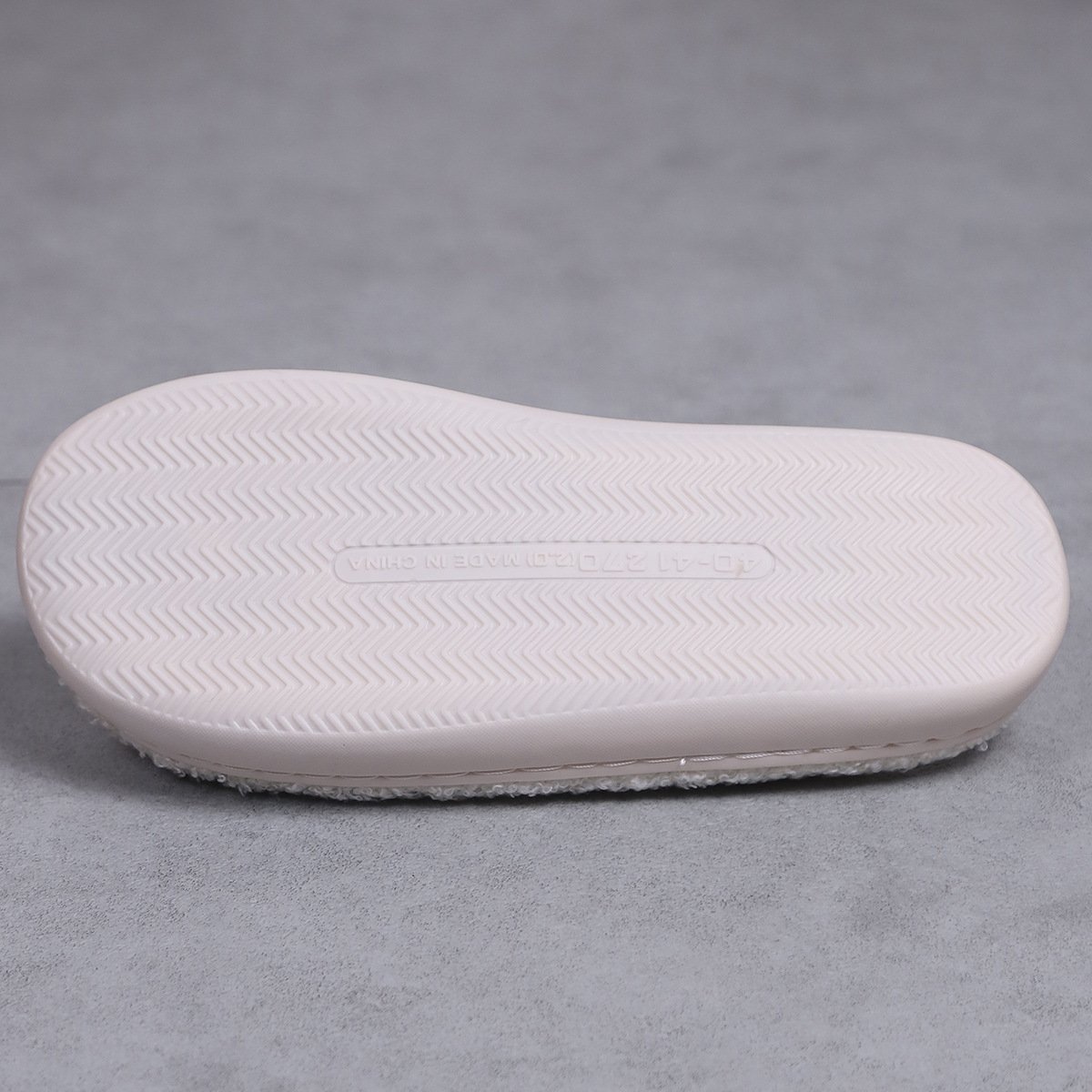 Wholesale Customized Autumn and Winter Warm Furniture Cotton Slippers Cute Cartoon Thick Plush Cotton Shoes for Women and Men