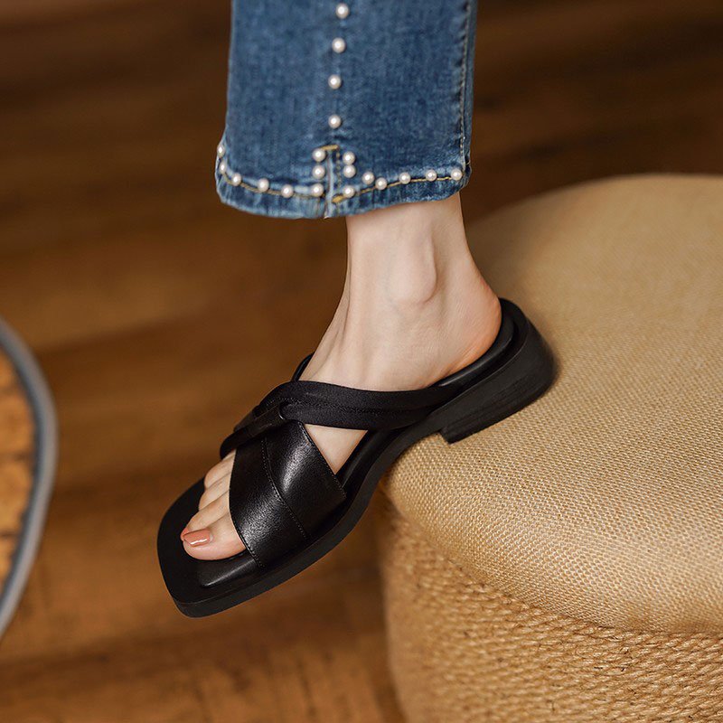 XINZI RAIN Summer Ladies Leather Slide Slippers Logo Custom Square Toe Soft Leather Women Outdoor Flat Sandals