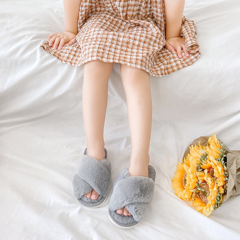Custom House Fuzzy Fluffy Warm Flip-Flops Slippers for kids Cross Band Memory Open Toe Women Fur Home Pumpkin Slippers for women
