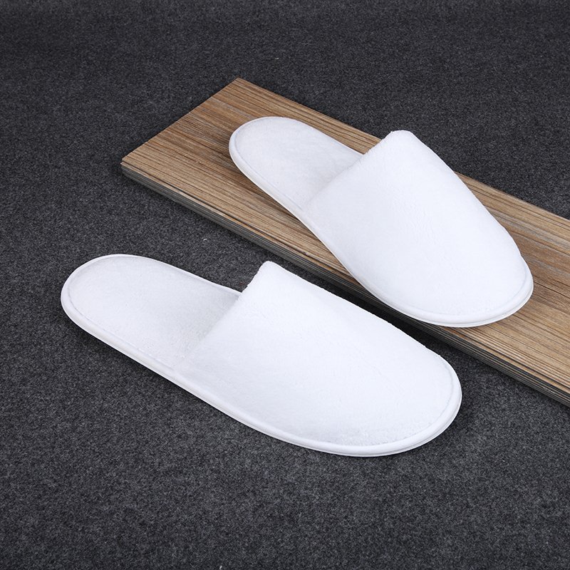 Chinese Wholesale Slippers Customized Logo Coral Velvet Coral Fleece Hotel Slippers Custom Hotel Disposable Slides Slippers