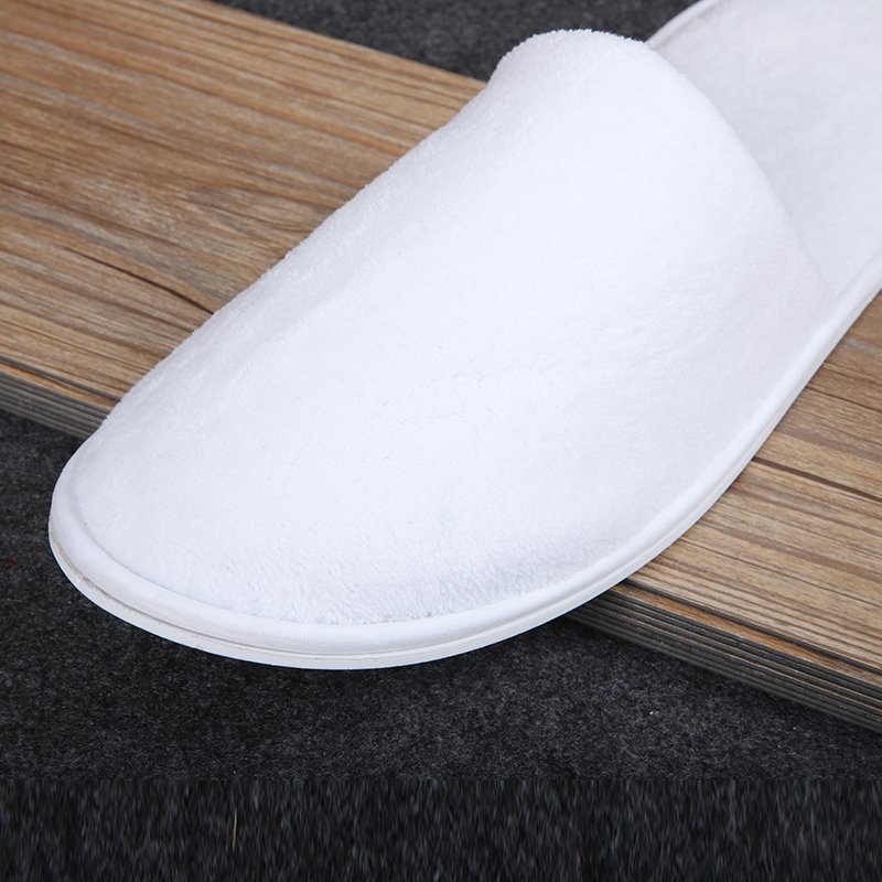 Chinese Wholesale Slippers Customized Logo Coral Velvet Coral Fleece Hotel Slippers Custom Hotel Disposable Slides Slippers
