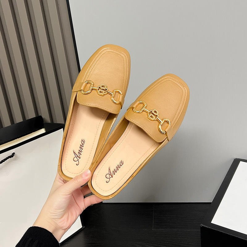 Hot Sale Summer Beautiful Girls Ladies Beach Flat Sandals Shoes Mules Metal Chains Ladies Fancy Woman Shoes Sandals Slippers