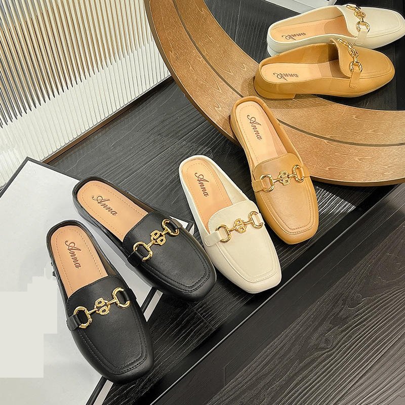 Hot Sale Summer Beautiful Girls Ladies Beach Flat Sandals Shoes Mules Metal Chains Ladies Fancy Woman Shoes Sandals Slippers