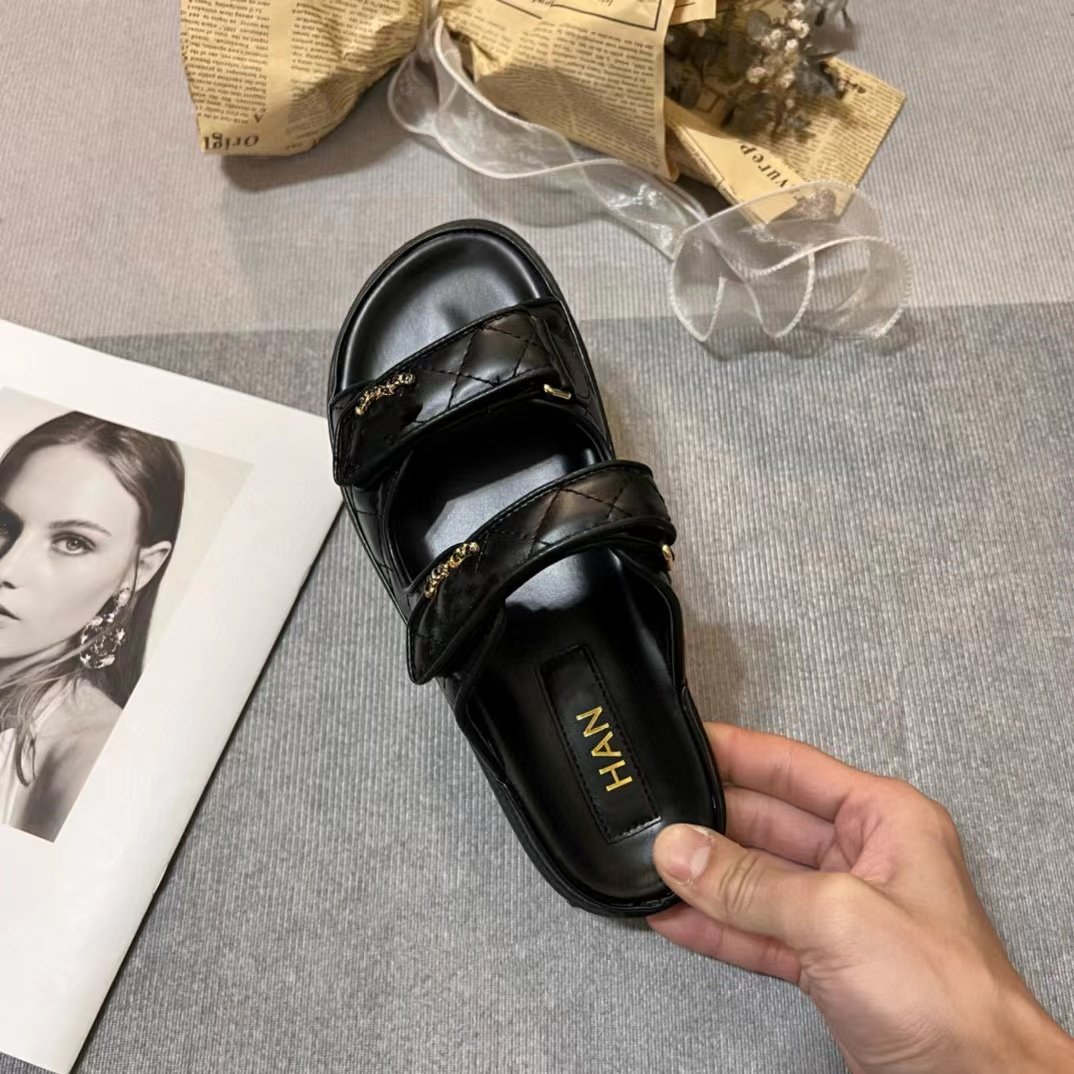 Wholesale leather flat Designer Brand Shoes Fashion Ladies Black Flat Sandals Luxury Beach Slides Slippers For Women 2024