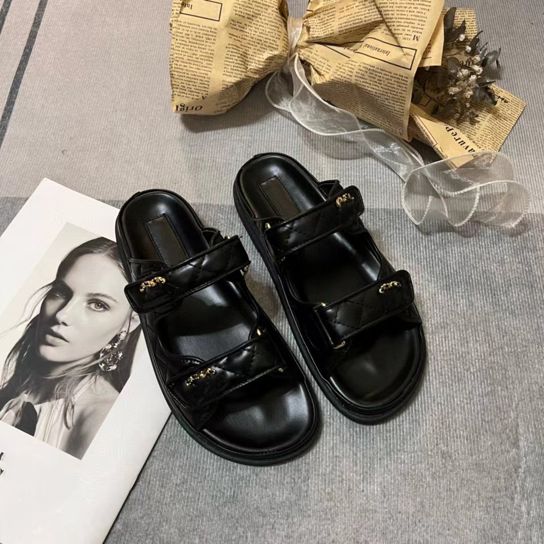 Wholesale leather flat Designer Brand Shoes Fashion Ladies Black Flat Sandals Luxury Beach Slides Slippers For Women 2024