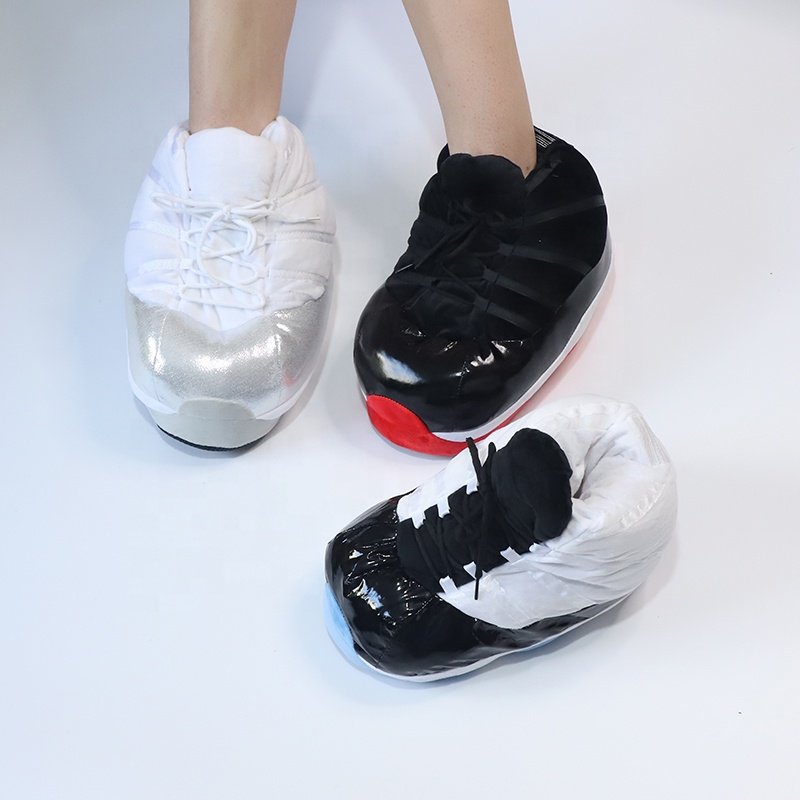hot selling products 2024 Hot Fashion new furry slippers big plush sneaker slippers winter fits all cow sneaker slippers