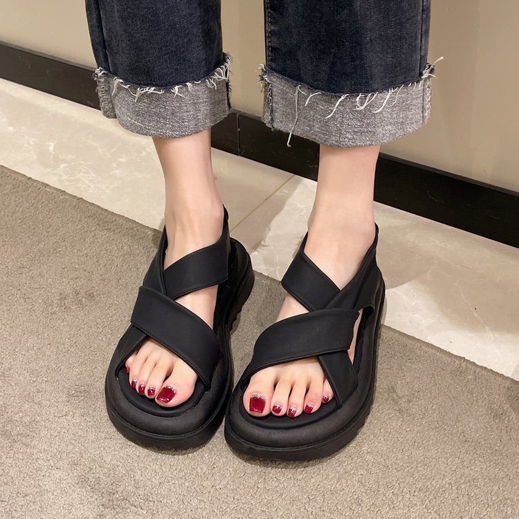 2023 Summer Fashion New Design Ladies Simple Style Slip-on Flats Comfortable Soft Thick Foam Sole Slippers Casual Women Sandals