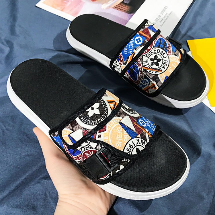 Favorable Price smiley slippers mens luxury slippers brand name slippers for men