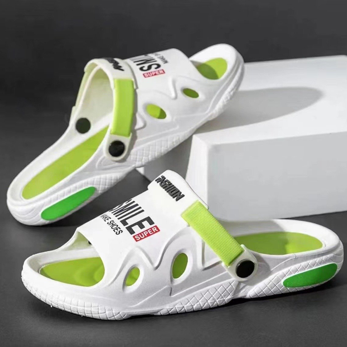 Wholesale Slides Slippers Fashion PVC Funny Fashion Kids Men Shark Slides Slipper Sandals Adjustable Trap