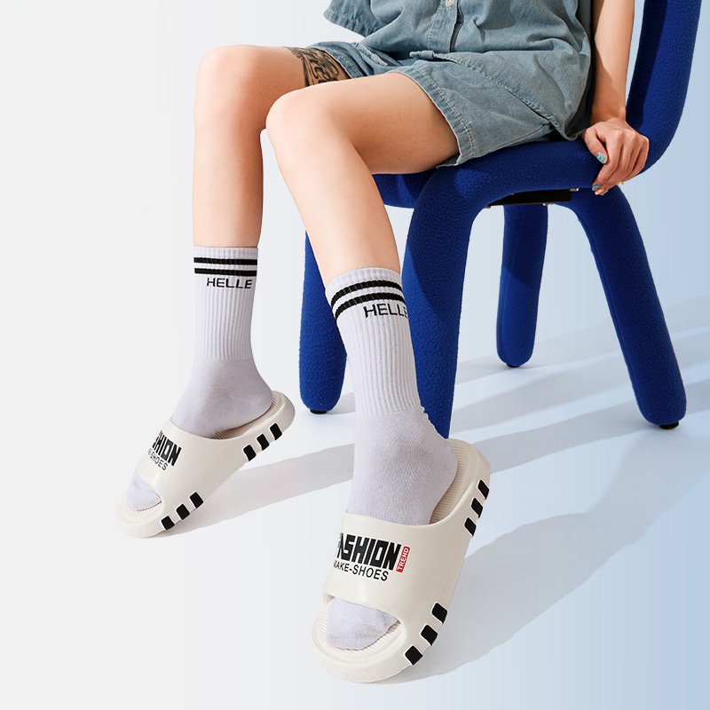Wholesale Thick Sole Soft Slipper Non-slip Women's Shoes Home Slipper EVA Men's Shoes Comfortable Slides Slippers
