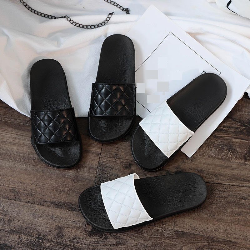 High Quality Soft Sole Round Head Single Strap Diamond Pattern Slides Slippers Waterproof Non-Slip Flat Sandals Women'Slippers