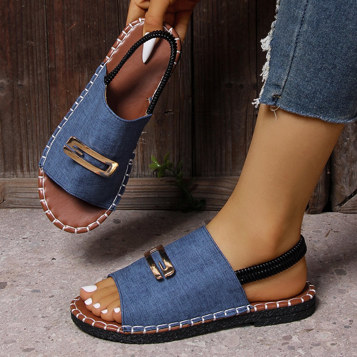2024 New Arrivals Wholesale Designer Sandals Open Toe Stylish Outdoor Beach Women's Slippers