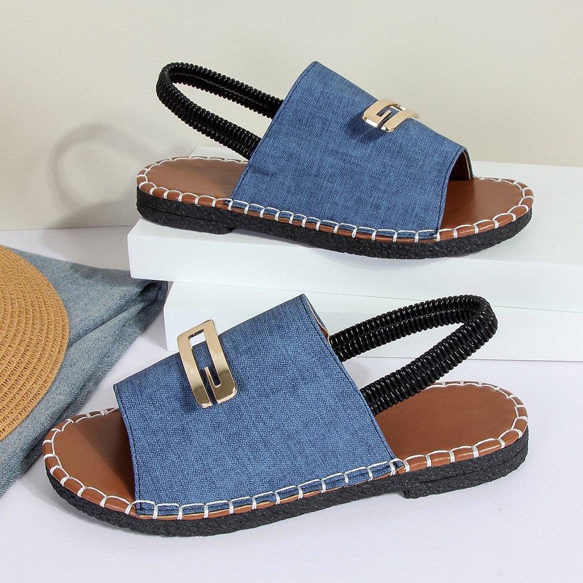 2024 New Arrivals Wholesale Designer Sandals Open Toe Stylish Outdoor Beach Women's Slippers
