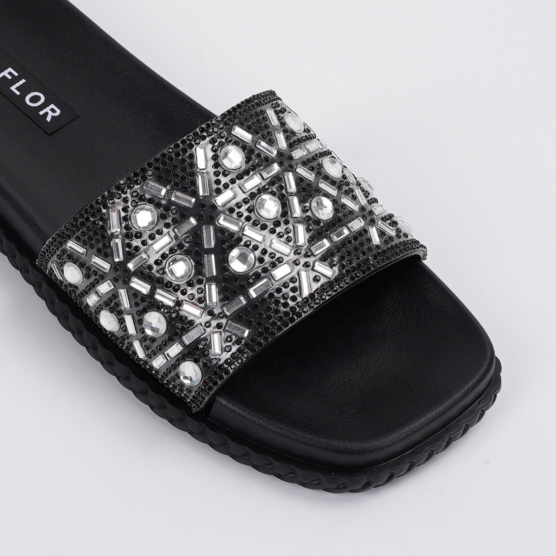 New Design Luxury Crystal Sandals Custom Logo Outdoor Women Rhinestone Slippers Lady Slides