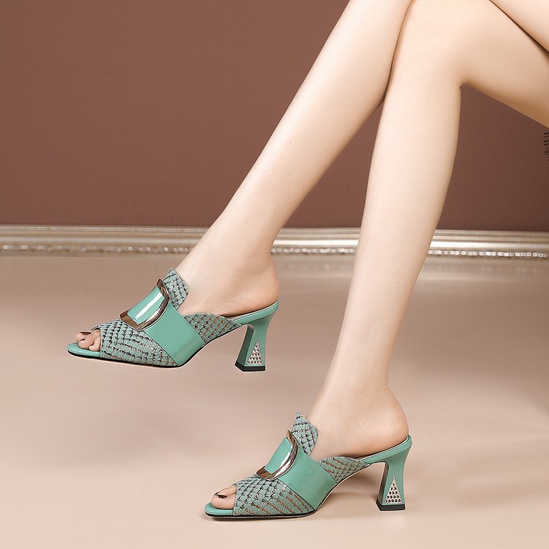 Xuanhui new arrival Casual fashion pu patent leather ladies shoe metal clasp platform heels slippers square chunky sandals