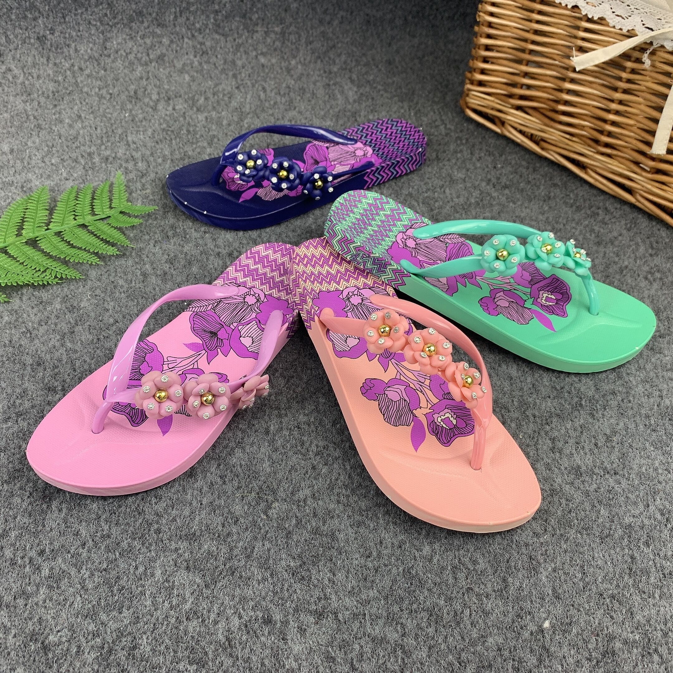 Good Quality Cheap customized Ladies Flipflop Summer Beach Women PVC Flip Flops Factory Direct Fashion Printing Women Slippers