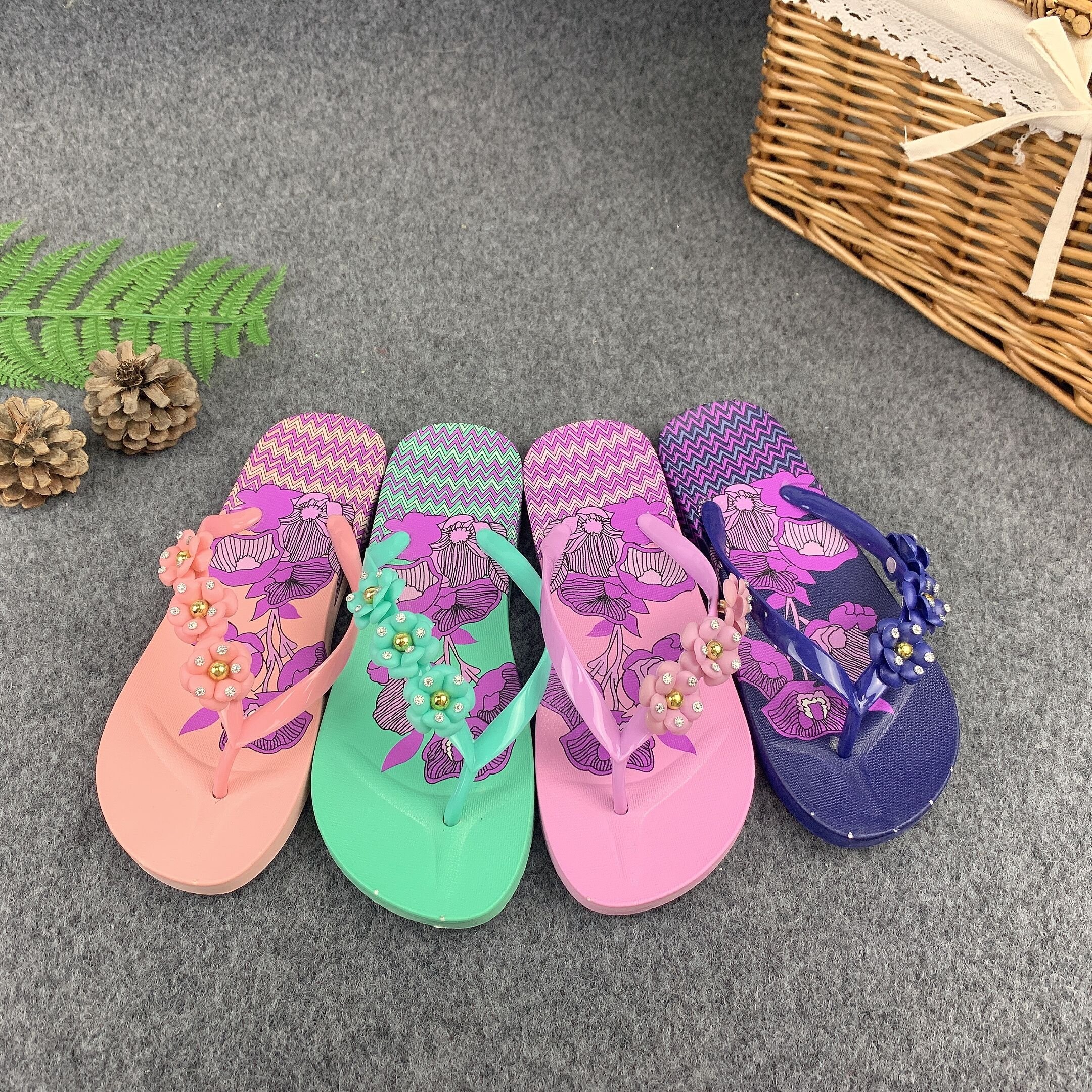 Good Quality Cheap customized Ladies Flipflop Summer Beach Women PVC Flip Flops Factory Direct Fashion Printing Women Slippers