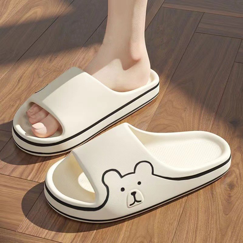 2023 Unisex Cartoon Bear Slippers High Quality Summer Home Slippers with Flat Plastic Outsole Beach Home Use Wholesale Ladies