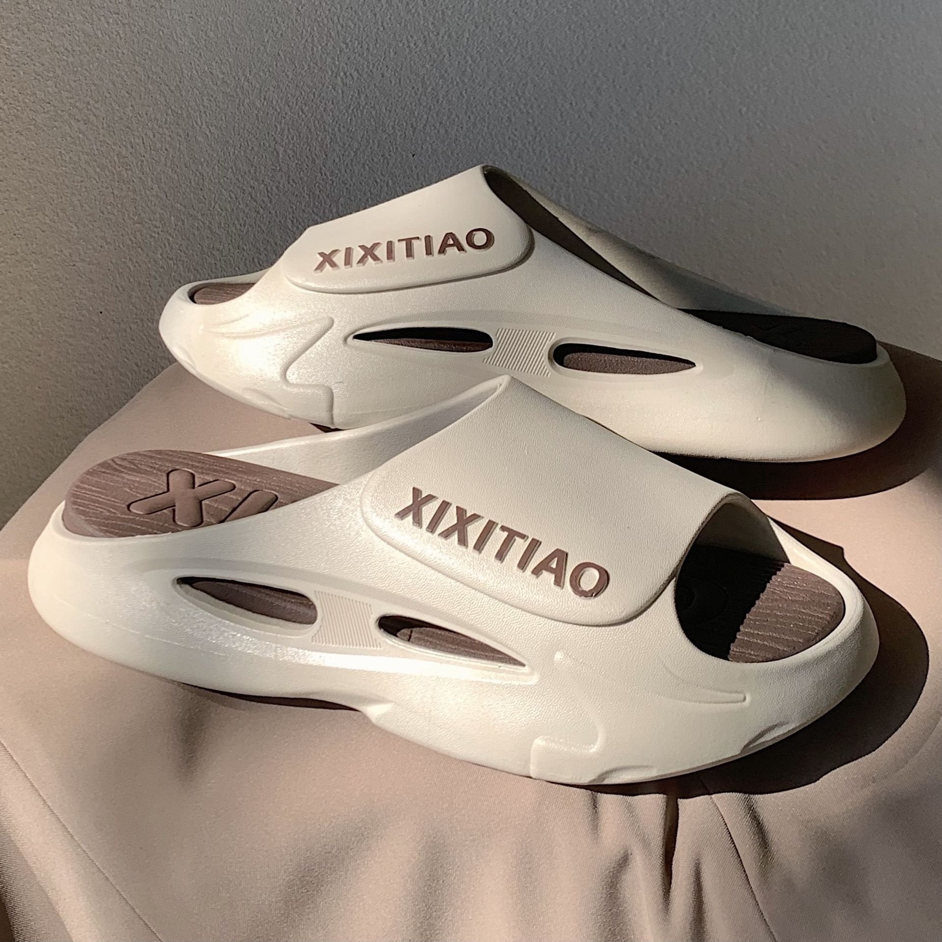 XIXITIAO monogram a letter home slides 2024 breathable wholesale 2023 spring anti-slippery shoes open toe slippers for men