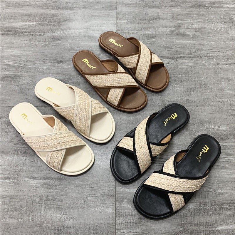 Wholesale simple thick soled shoes with exposed toes, versatile flat shoes for women wearing cool slippers on the outside