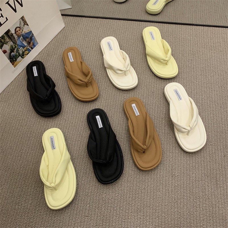 Wholesale simple thick soled shoes with exposed toes, versatile flat shoes for women wearing cool slippers on the outside