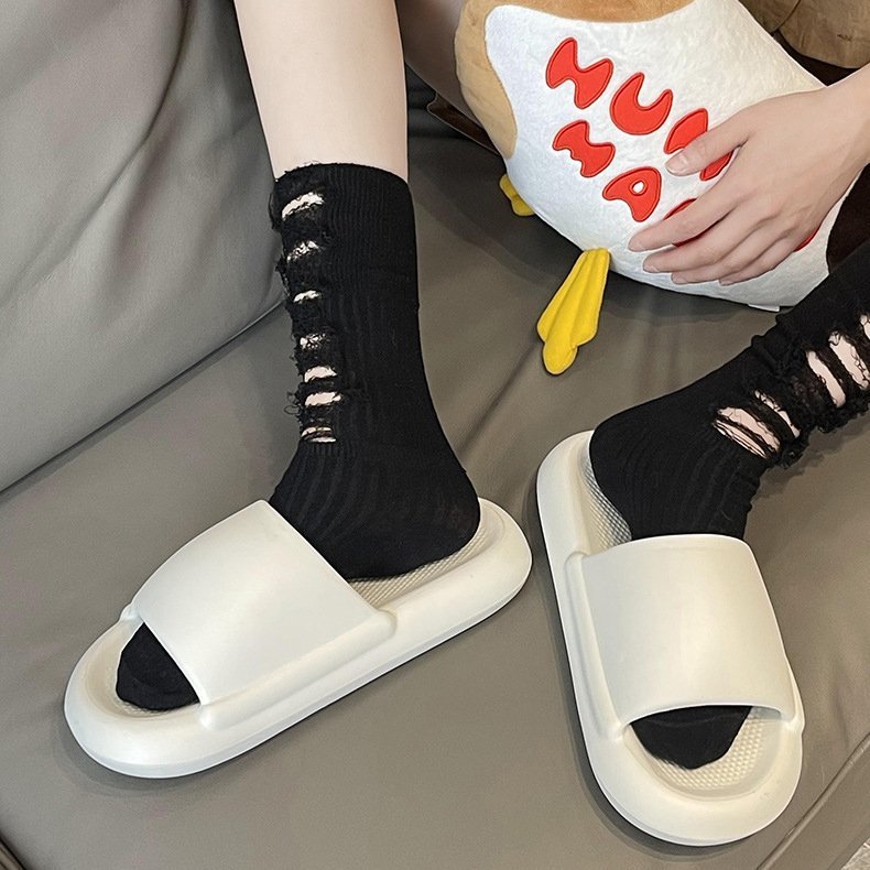 Wholesale Light Weight Anti-slip Women Soft Thick House Slides Cloud Pillow Slippers Indoor Designer EVA Slippers
