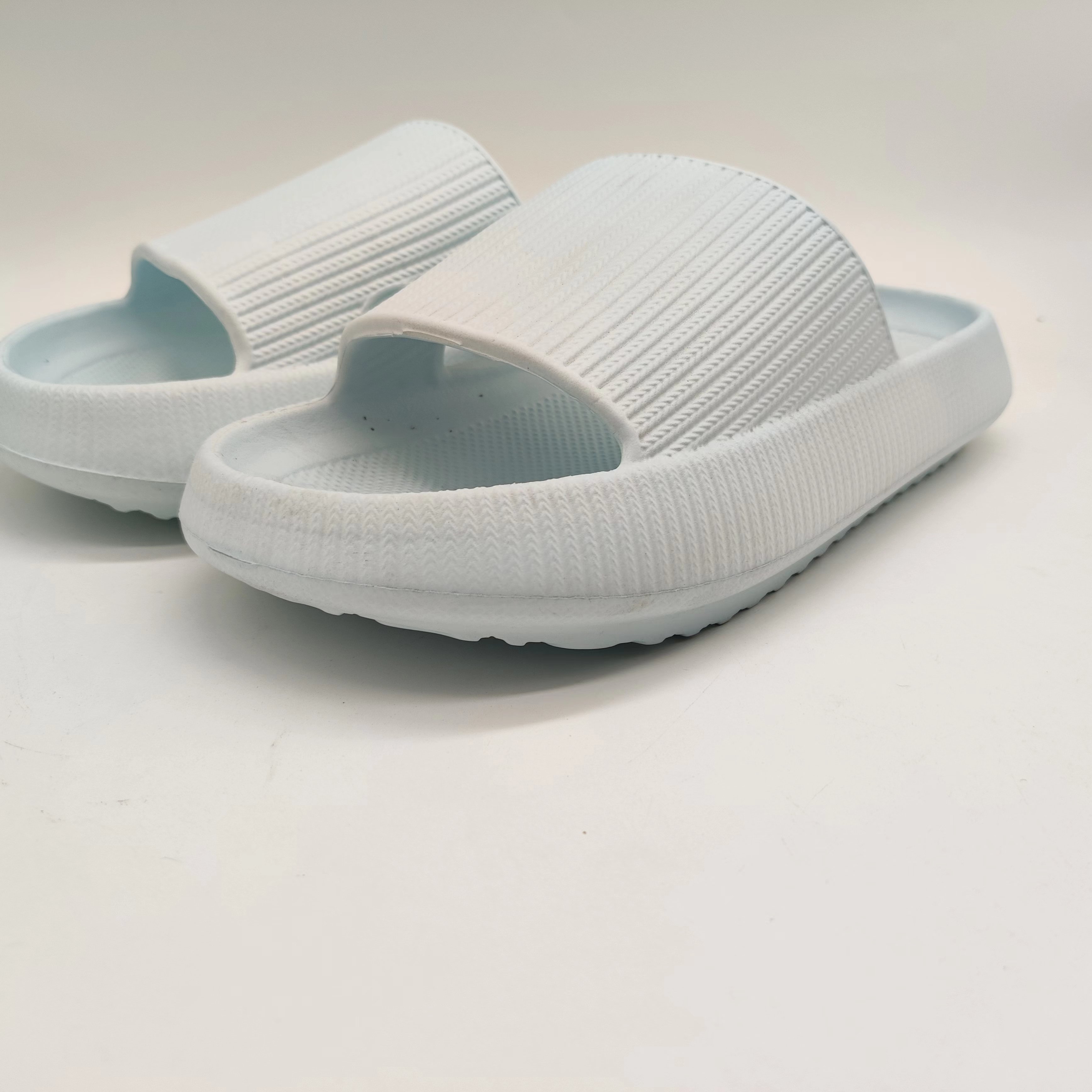 Wholesale summer outdoor sandals fashion sports shoes slides slippers indoor home eva slippers for women and men