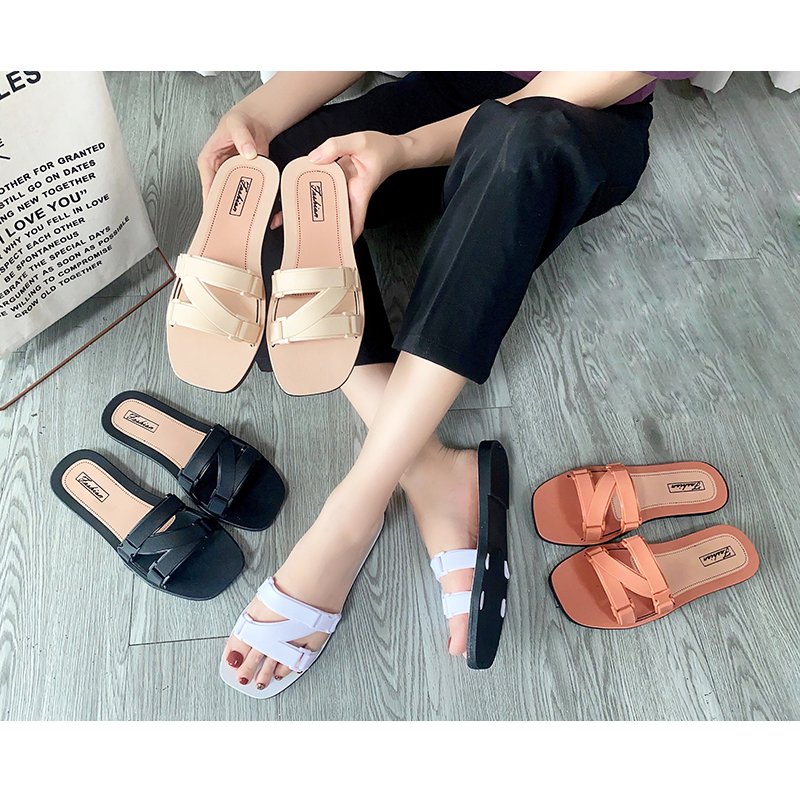 Hot style ladies slide slippers flat ladies simple shoes outdoor cheap slippers for ladies