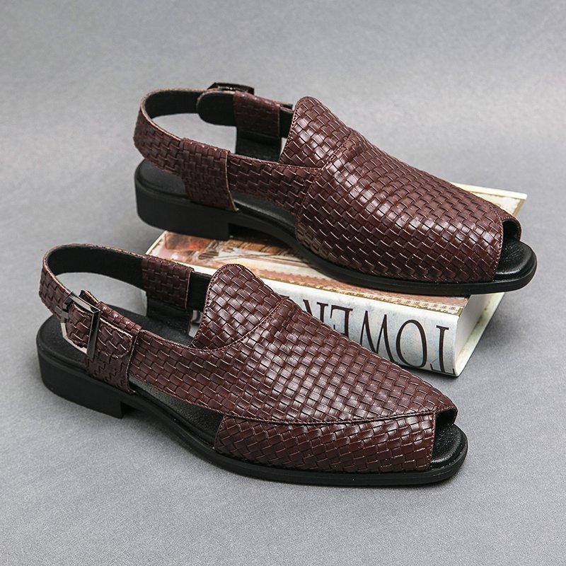 Sandal Men's 2024 Trending Products Hot Selling Genuine Leather Slippers Breathable Men's Summer Flat Sandals Walking Style