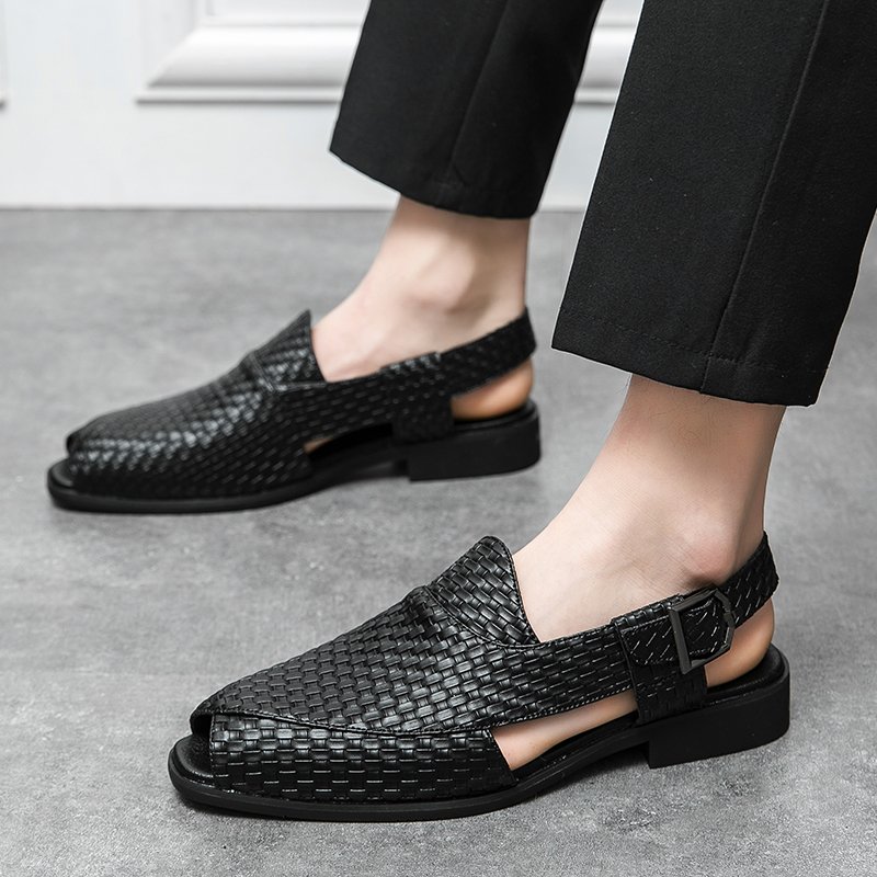 Sandal Men's 2024 Trending Products Hot Selling Genuine Leather Slippers Breathable Men's Summer Flat Sandals Walking Style